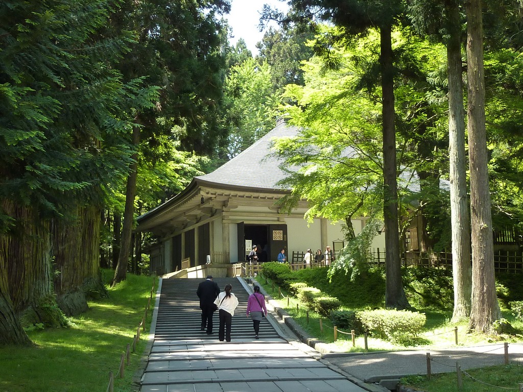 Golden Hall, Chusonji temple, Hiraizumi (© Wa-pedia.com)