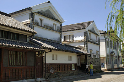 Kurashiki Bikan historical quarter in Kurashiki (photo by 663highland - Creative Commons license)