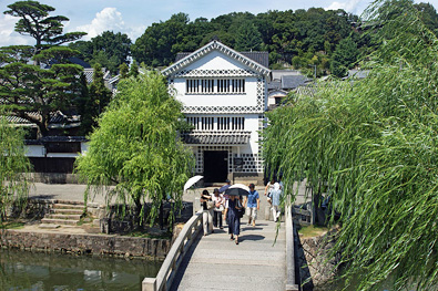 Kurashiki Bikan historical quarter in Kurashiki (photo by 663highland - Creative Commons license)