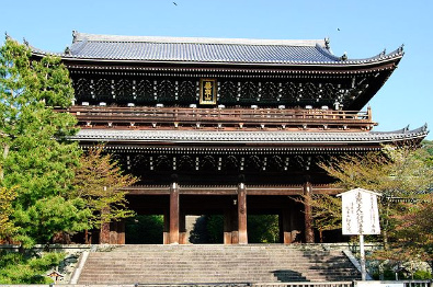 San-mon Gate, Chion-in Temple�, Kyoto (photo by hashi photo)