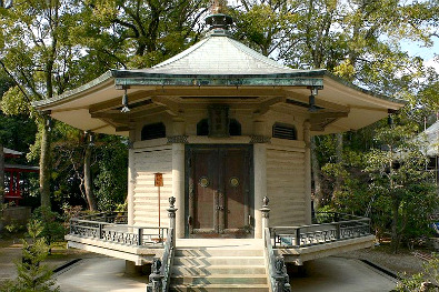 Shinkei-den Hall, Daikaku-ji Temple, Kyoto (photo bu Mytho88)