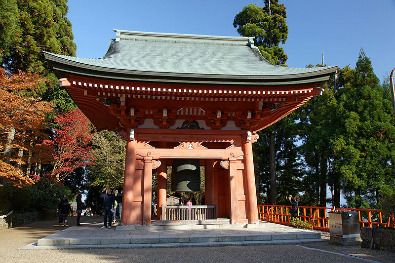 Bell tower, Enryaku-ji Temple, Kyoto (photo by 663highland)