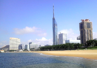 Momochi Seaside Park, Fukuoka (photo by mmry0241 - Creative Commons licence)