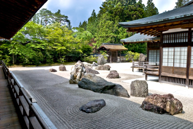 Banryū-tei rock garden, Kongōbu-ji Temple, Kōya-san (&copy; Elio Mazzacane / Dreamstime.com)