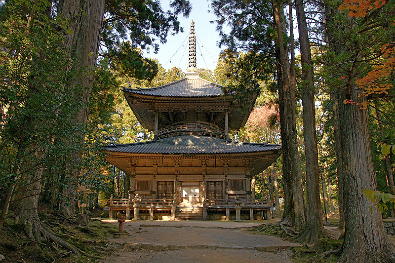 Saitō, Danjōgaran, Kōya-san (photo by 663highland- Creative Commons licence)