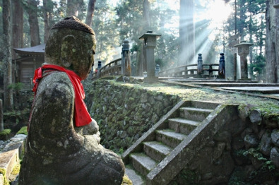 Okunoin Cemetery, Kōya-san (&copy; Neale Cousland / Dreamstime.com)