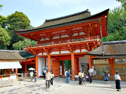Kasuga-taisha Shine, Nara (photo by 663highland)