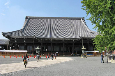 Amida-dō Hall, Nishi-Hongan-ji Temple, Kyoto (photo by KENPEI)