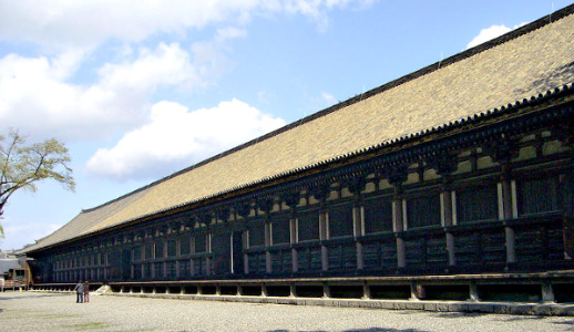 Sanjūsangen-dō Hall, Kyoto (photo by 663highland)