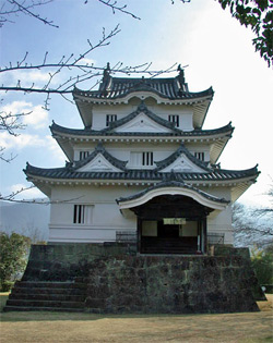 Uwajima Castle (photo by Mandylion)