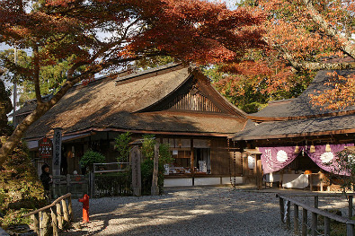 Yoshimizu-jinja Shrine, Yoshino (photo by 663highland- Creative Commons licence)